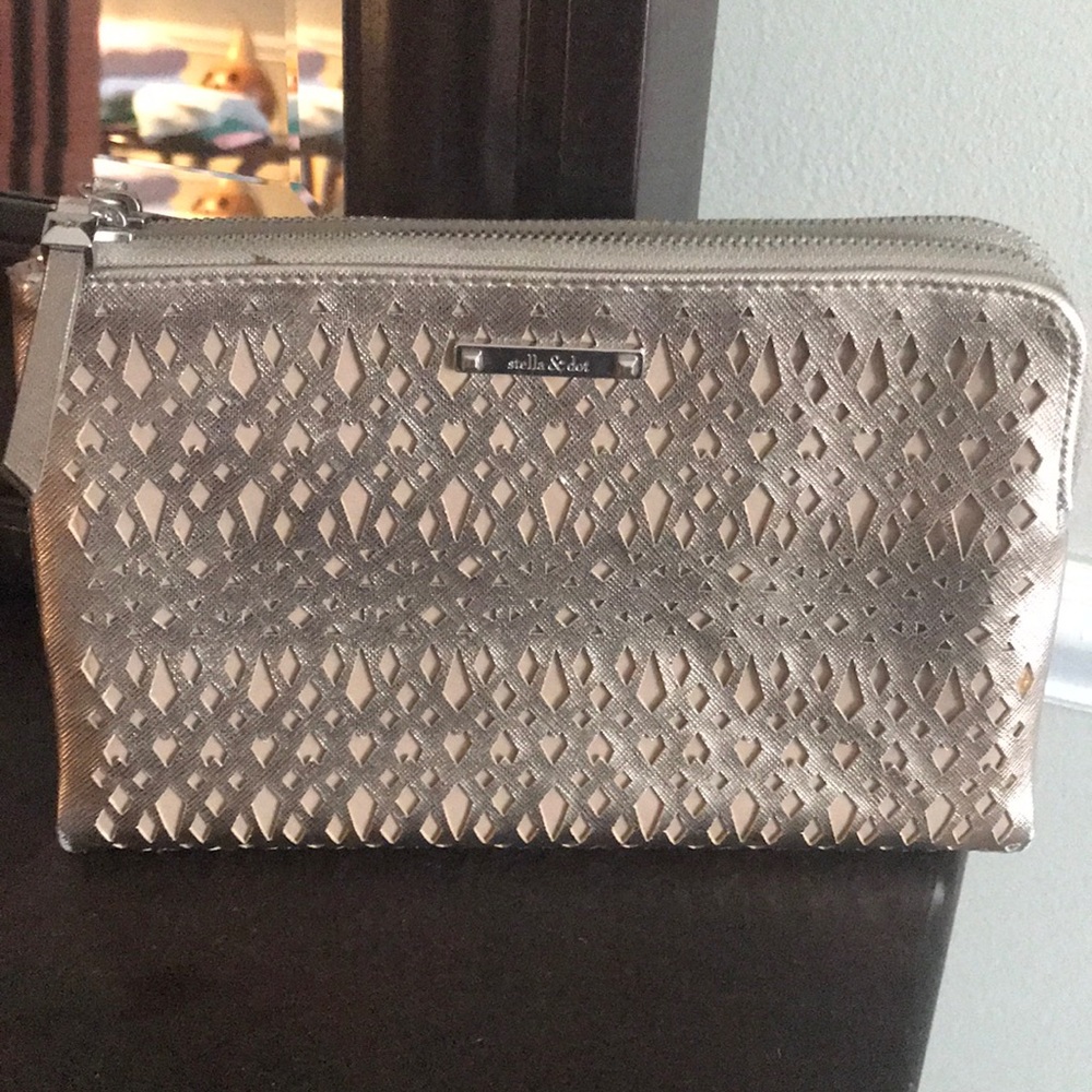 Stella & Dot metallic clutch